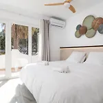 The Mediterranean House - 100m To The Sea *