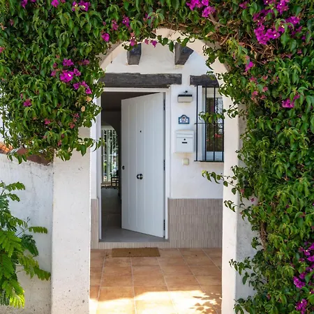 The Mediterranean House - 100m To The Sea Tatil Evi *